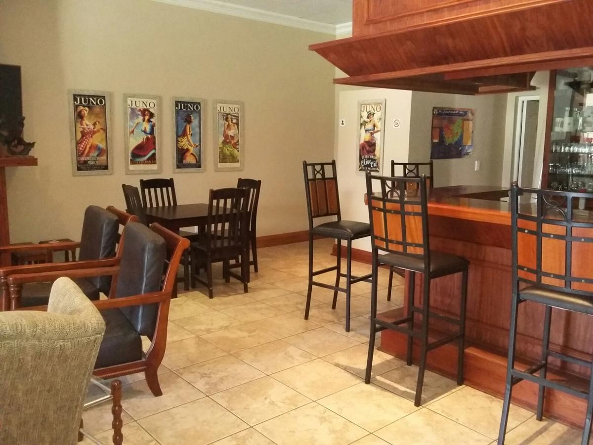 Lavender Lodge Vryburg Extérieur photo