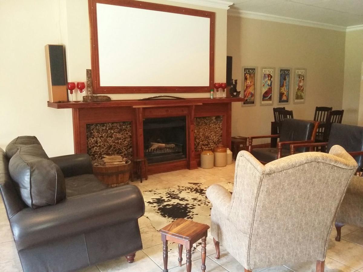 Lavender Lodge Vryburg Extérieur photo