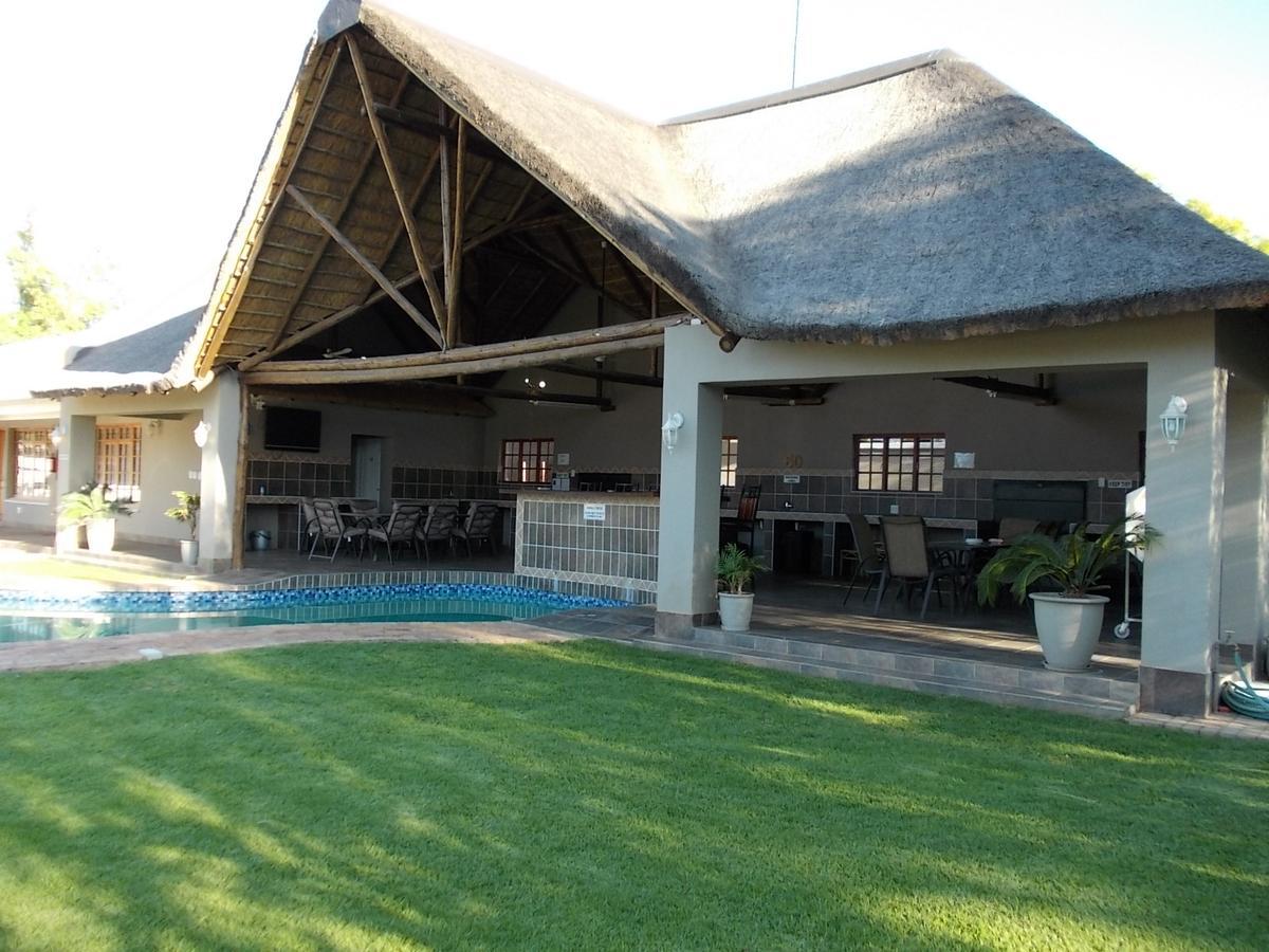 Lavender Lodge Vryburg Extérieur photo