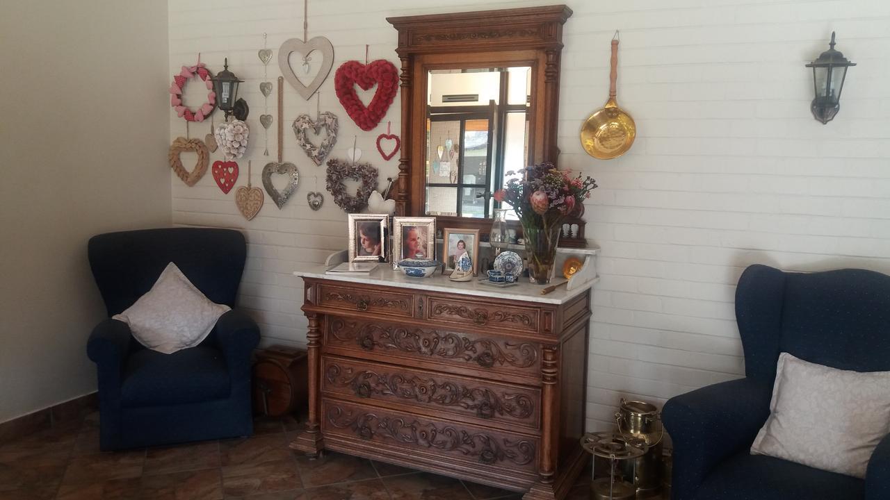 Lavender Lodge Vryburg Extérieur photo