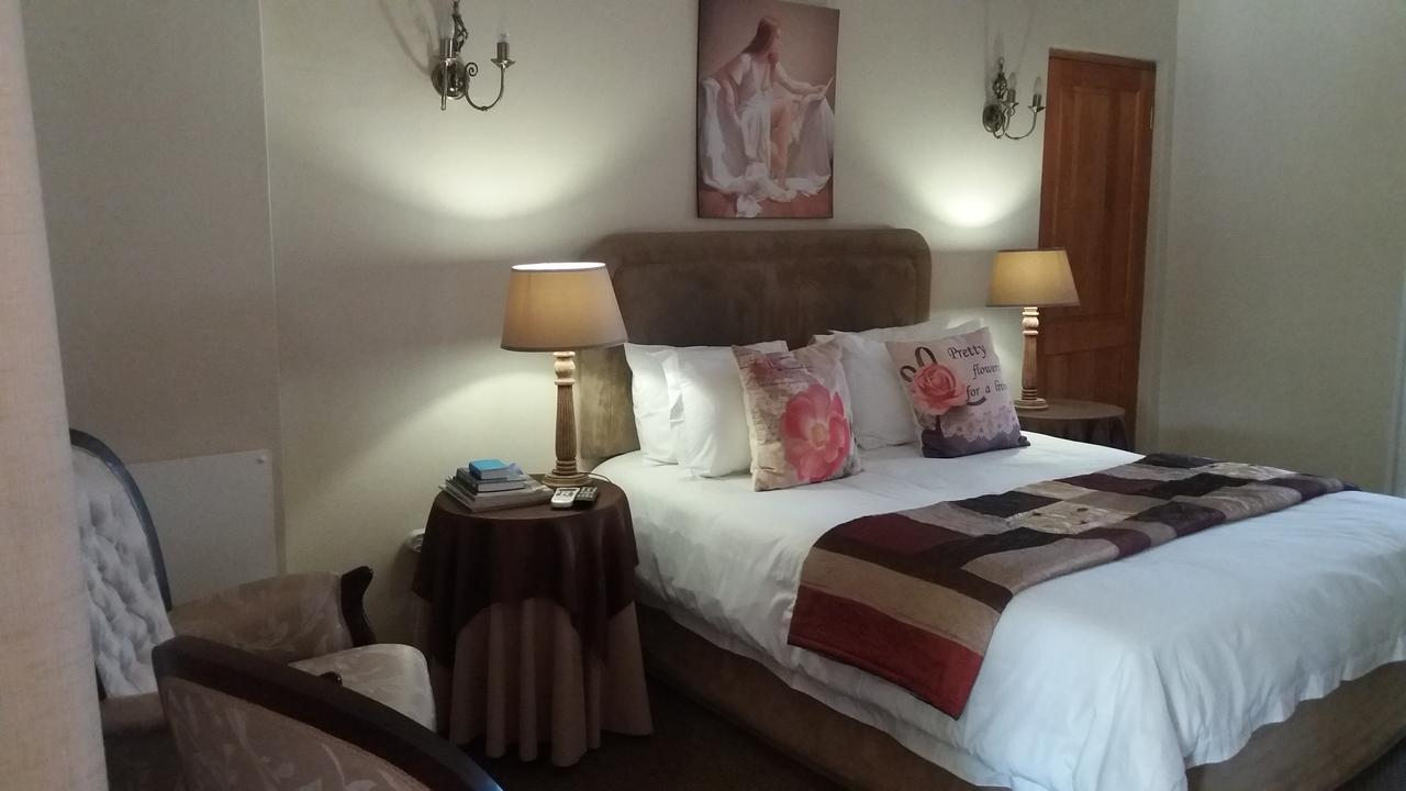 Lavender Lodge Vryburg Extérieur photo