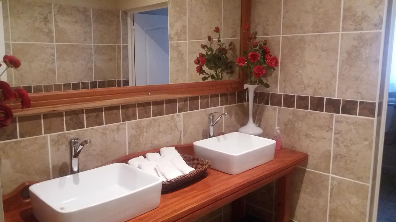 Lavender Lodge Vryburg Extérieur photo