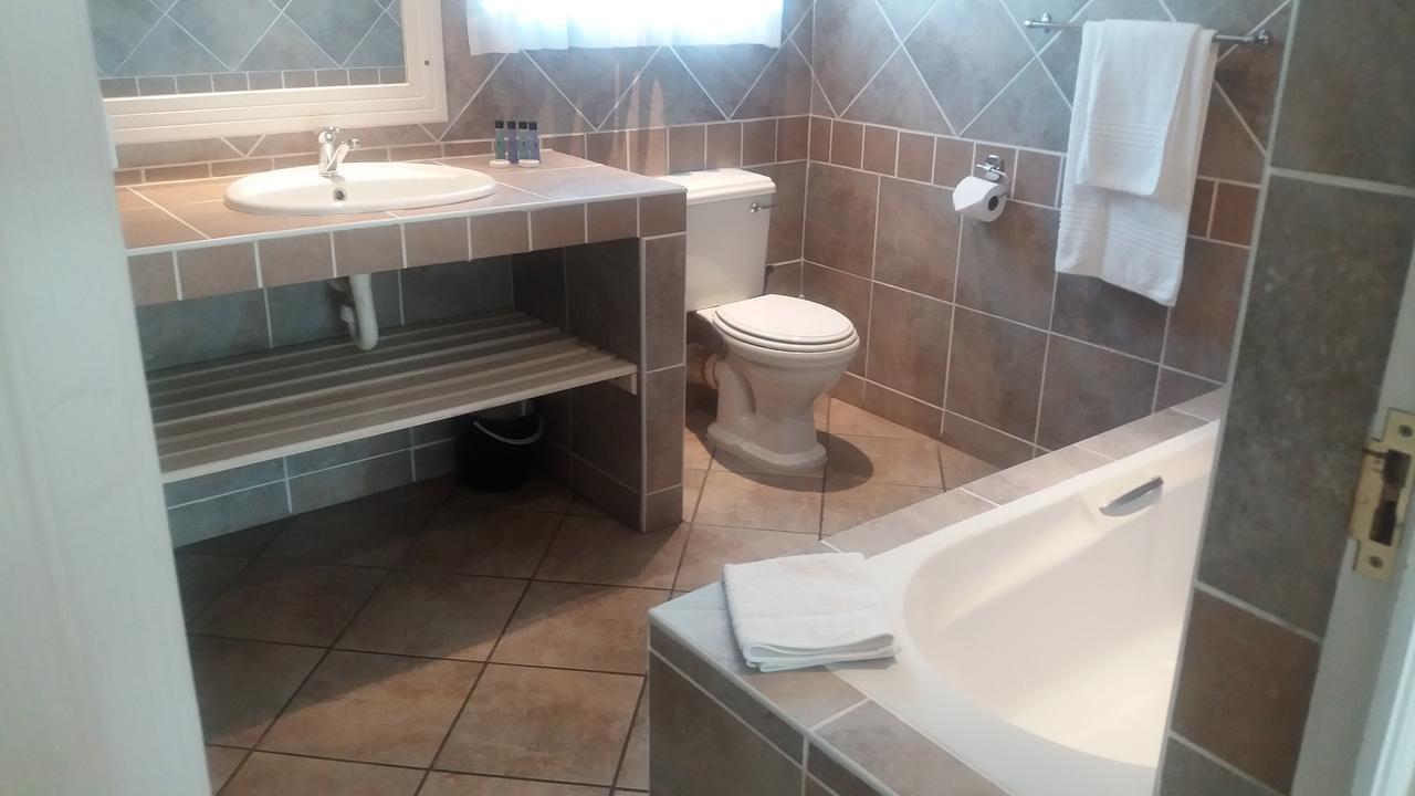 Lavender Lodge Vryburg Extérieur photo